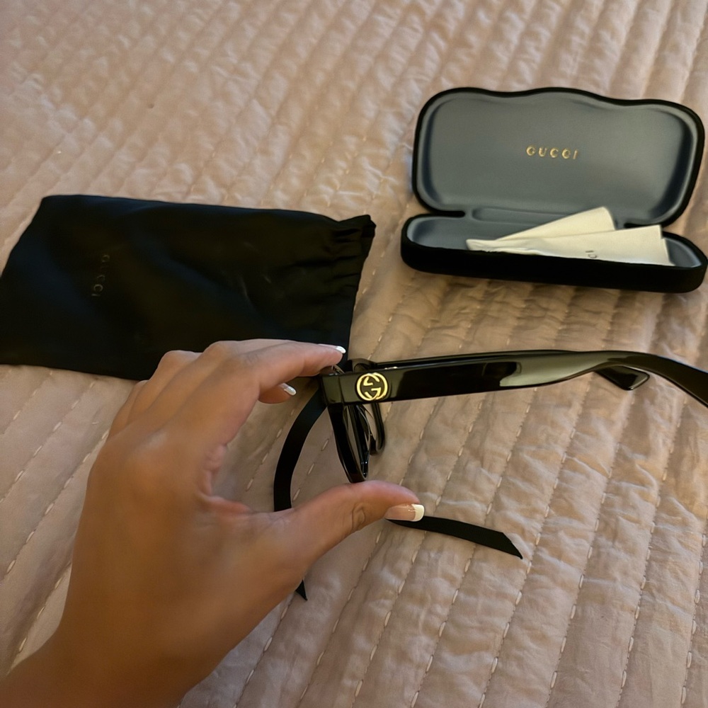 Gucci Women's Black Eyewear - Picture 4 of 6